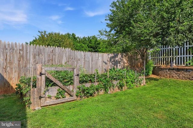 2160 HESS RD, York, PA 17404