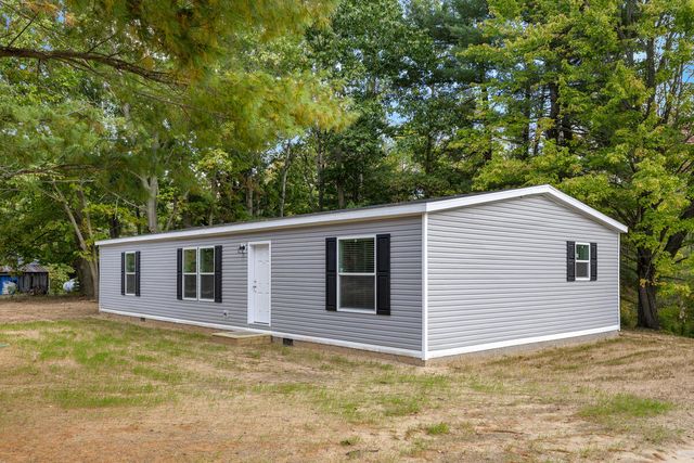 5265 Huck Drive, Sheridan, MI 48884