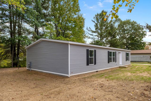 5265 Huck Drive, Sheridan, MI 48884