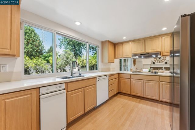 410 Dunblane Dr, Walnut Creek, CA 94598