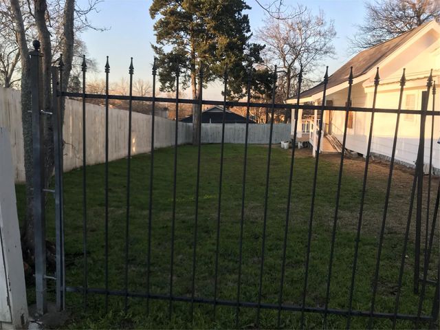 801 Gay Hill Street, Brenham, TX 77833