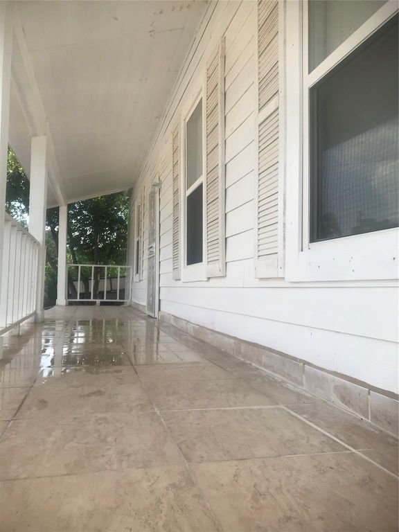 801 Gay Hill Street, Brenham, TX 77833