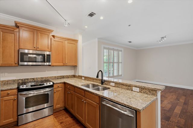 3520 Central Ave Apt 408, Memphis, TN 38111