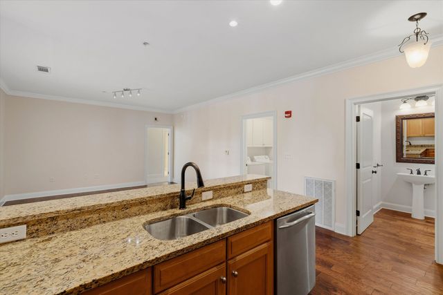 3520 Central Ave Apt 408, Memphis, TN 38111