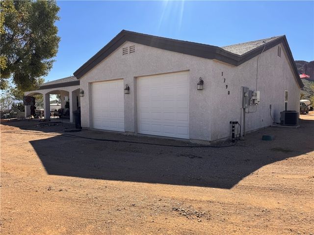 1790 S Gleeson Road, Golden Valley, AZ 86413