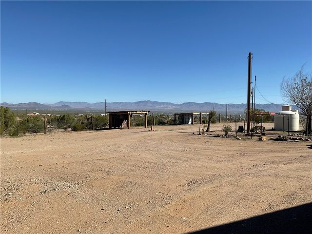 1790 S Gleeson Road, Golden Valley, AZ 86413