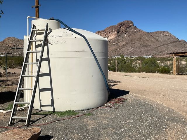 1790 S Gleeson Road, Golden Valley, AZ 86413