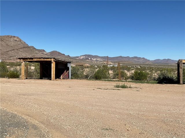 1790 S Gleeson Road, Golden Valley, AZ 86413