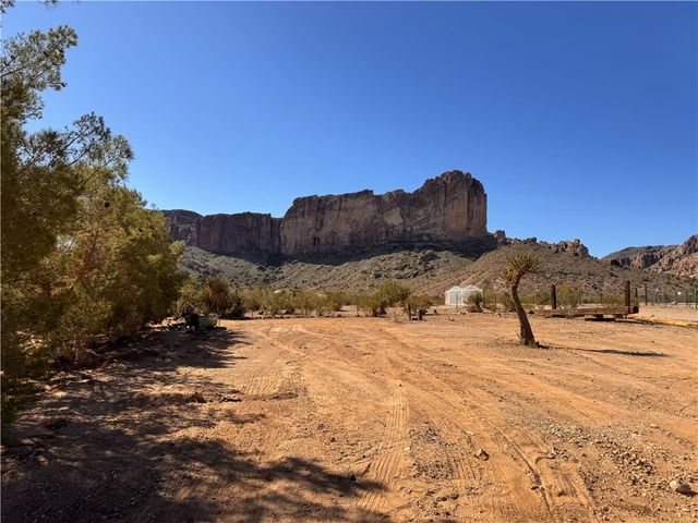 1790 S Gleeson Road, Golden Valley, AZ 86413