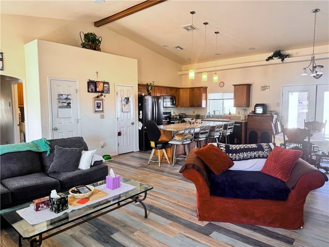 1790 S Gleeson Road, Golden Valley, AZ 86413