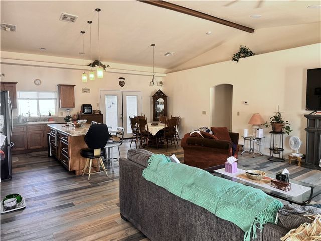 1790 S Gleeson Road, Golden Valley, AZ 86413
