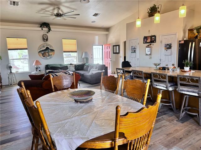 1790 S Gleeson Road, Golden Valley, AZ 86413