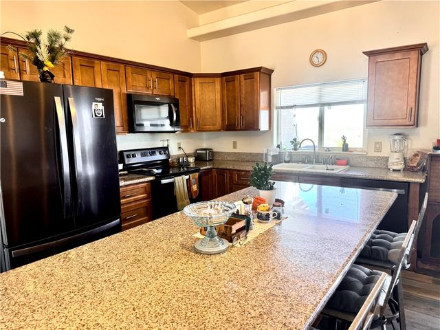 1790 S Gleeson Road, Golden Valley, AZ 86413