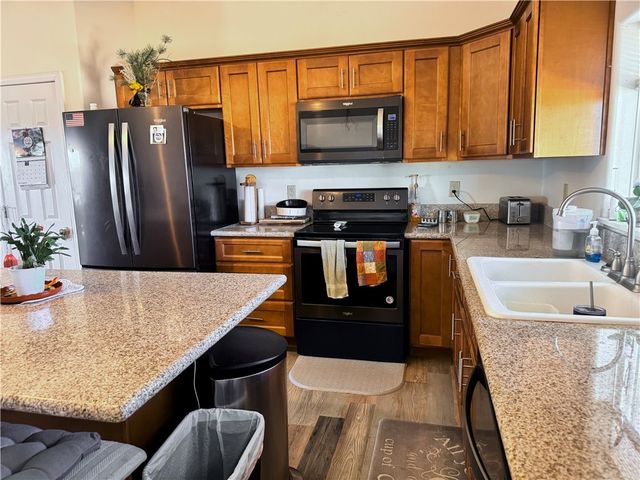 1790 S Gleeson Road, Golden Valley, AZ 86413