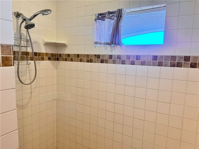 1790 S Gleeson Road, Golden Valley, AZ 86413