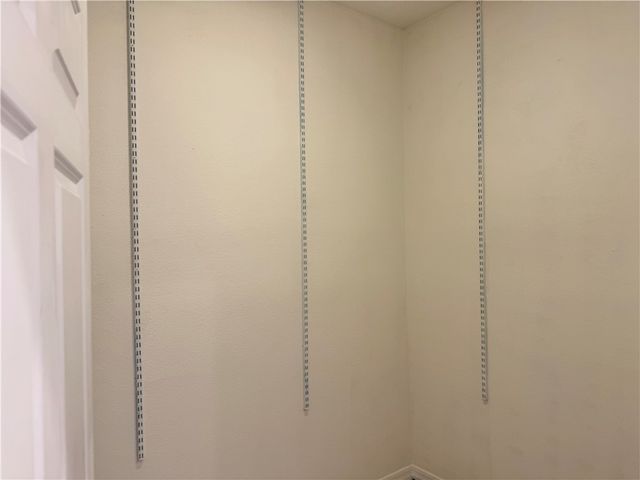 1790 S Gleeson Road, Golden Valley, AZ 86413