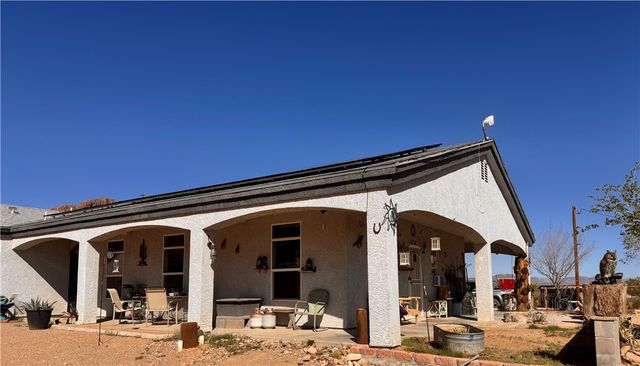 1790 S Gleeson Road, Golden Valley, AZ 86413