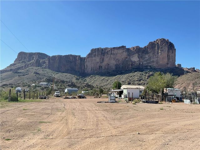 1790 S Gleeson Road, Golden Valley, AZ 86413