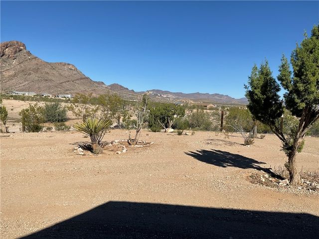1790 S Gleeson Road, Golden Valley, AZ 86413