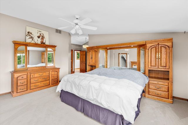 6N056 Surrey Road, Wayne, IL 60184