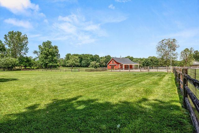 6N056 Surrey Road, Wayne, IL 60184