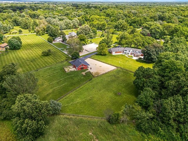 6N056 Surrey Road, Wayne, IL 60184