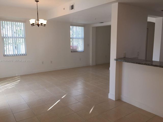 10902 NW 83rd St 201, Doral, FL 33178