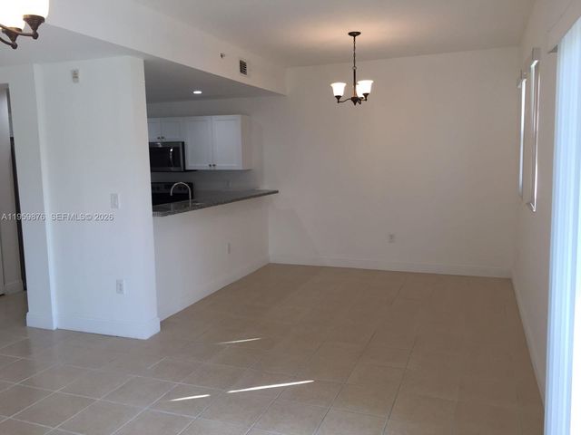 10902 NW 83rd St 201, Doral, FL 33178