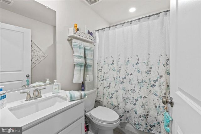 435 MONTE FARM RD, Mount Laurel, NJ 08054