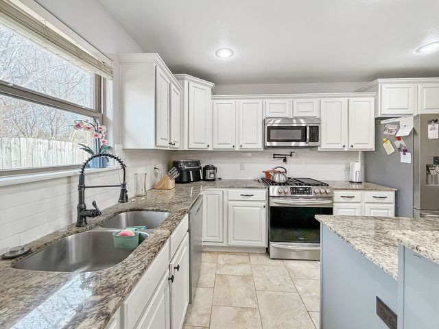 4403 W Murfield Drive, Rogers, AR 72758