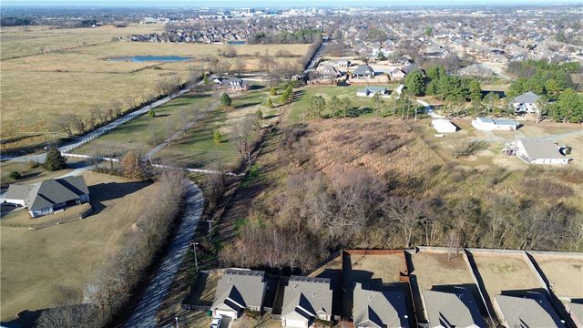 4403 W Murfield Drive, Rogers, AR 72758