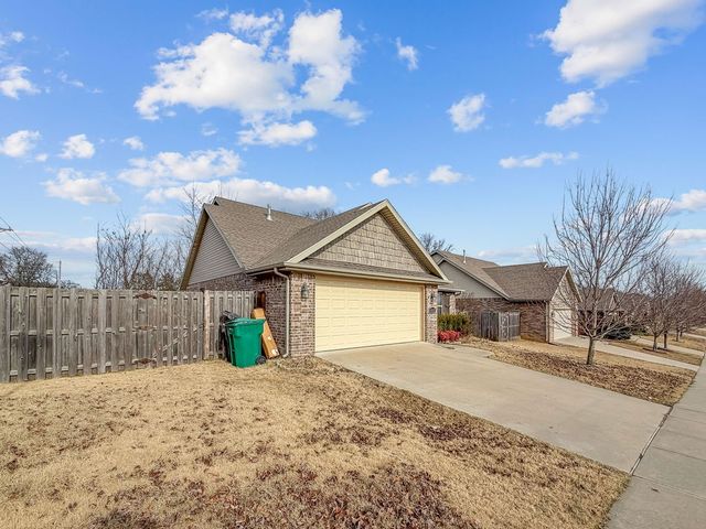 4403 W Murfield Drive, Rogers, AR 72758