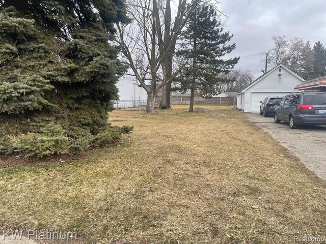 4225 Kiefer Avenue, Warren, MI 48091