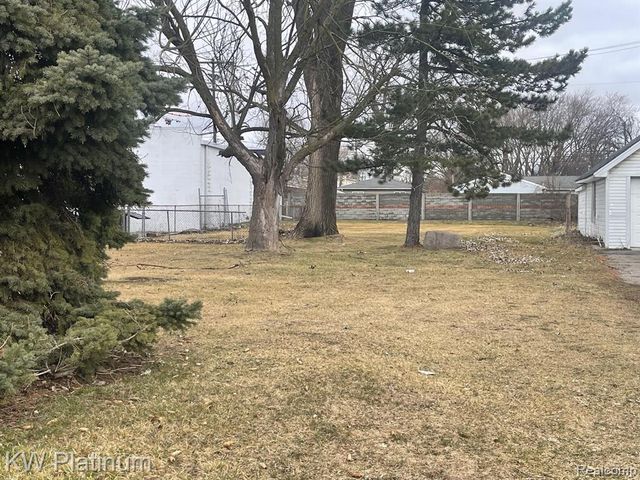 4225 Kiefer Avenue, Warren, MI 48091