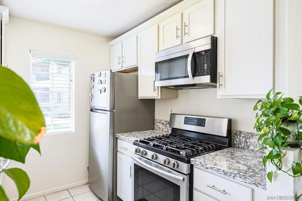 Image 8 of property listing at 10894 Aderman Ave 191, San Diego, CA 92126