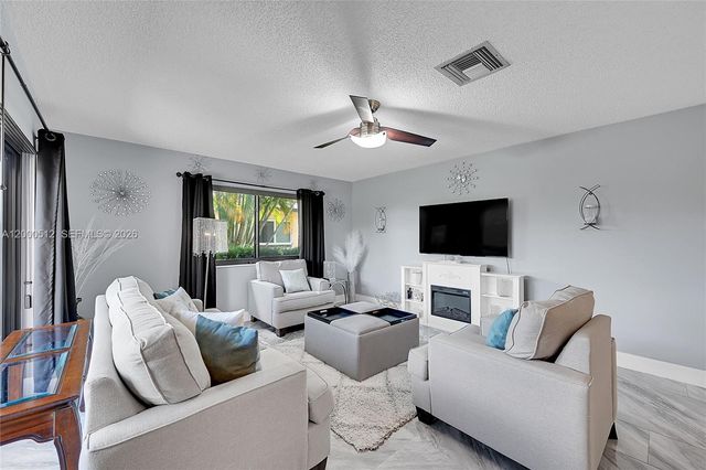 14664 Bonaire Boulevard 9-1, Delray Beach, FL 33446