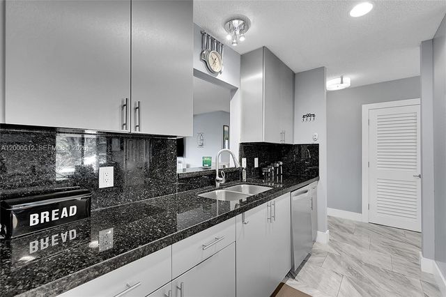 14664 Bonaire Boulevard 9-1, Delray Beach, FL 33446