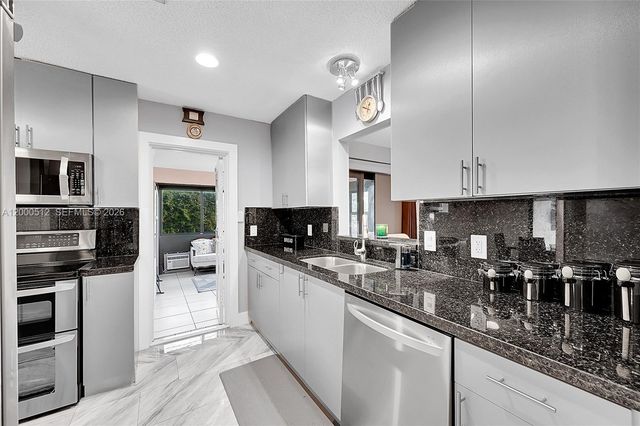 14664 Bonaire Boulevard 9-1, Delray Beach, FL 33446