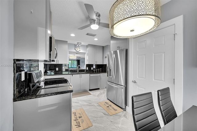 14664 Bonaire Boulevard 9-1, Delray Beach, FL 33446