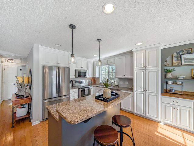 14223 E 143rd Lane, Burnsville, MN 55337