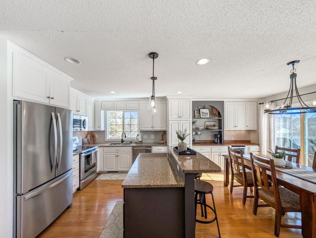 14223 E 143rd Lane, Burnsville, MN 55337