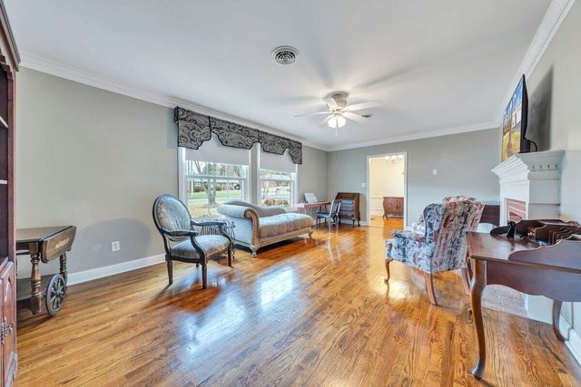 70 Vantage RD, Rocky Mount, VA 24151