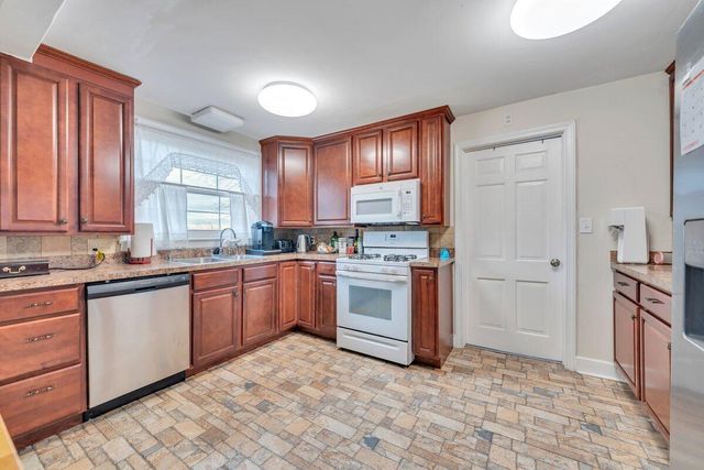 70 Vantage RD, Rocky Mount, VA 24151