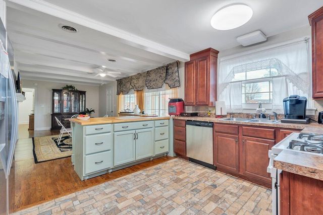 70 Vantage RD, Rocky Mount, VA 24151