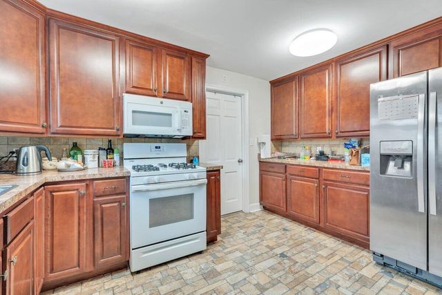 70 Vantage RD, Rocky Mount, VA 24151