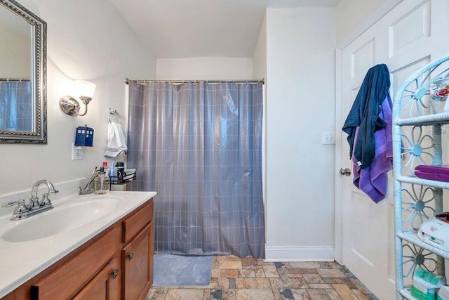 70 Vantage RD, Rocky Mount, VA 24151