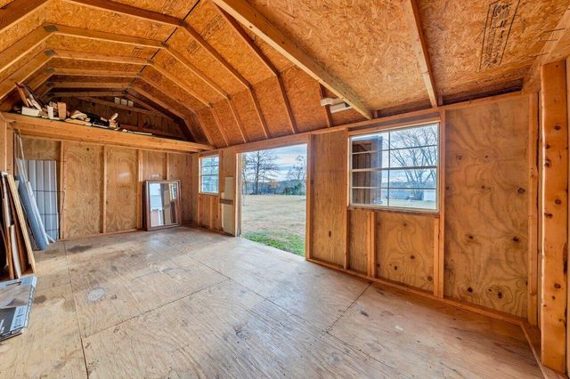 70 Vantage RD, Rocky Mount, VA 24151