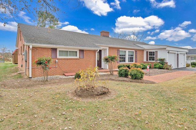 70 Vantage RD, Rocky Mount, VA 24151