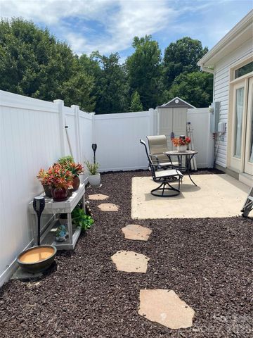 100 N Ferncliff Drive, Mount Holly, NC 28120