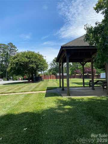 100 N Ferncliff Drive, Mount Holly, NC 28120